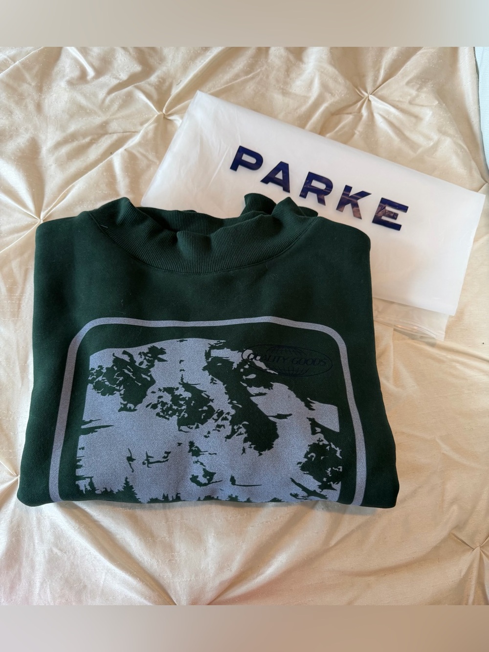 Parke City  L/XL forest green sweatshirt NEW